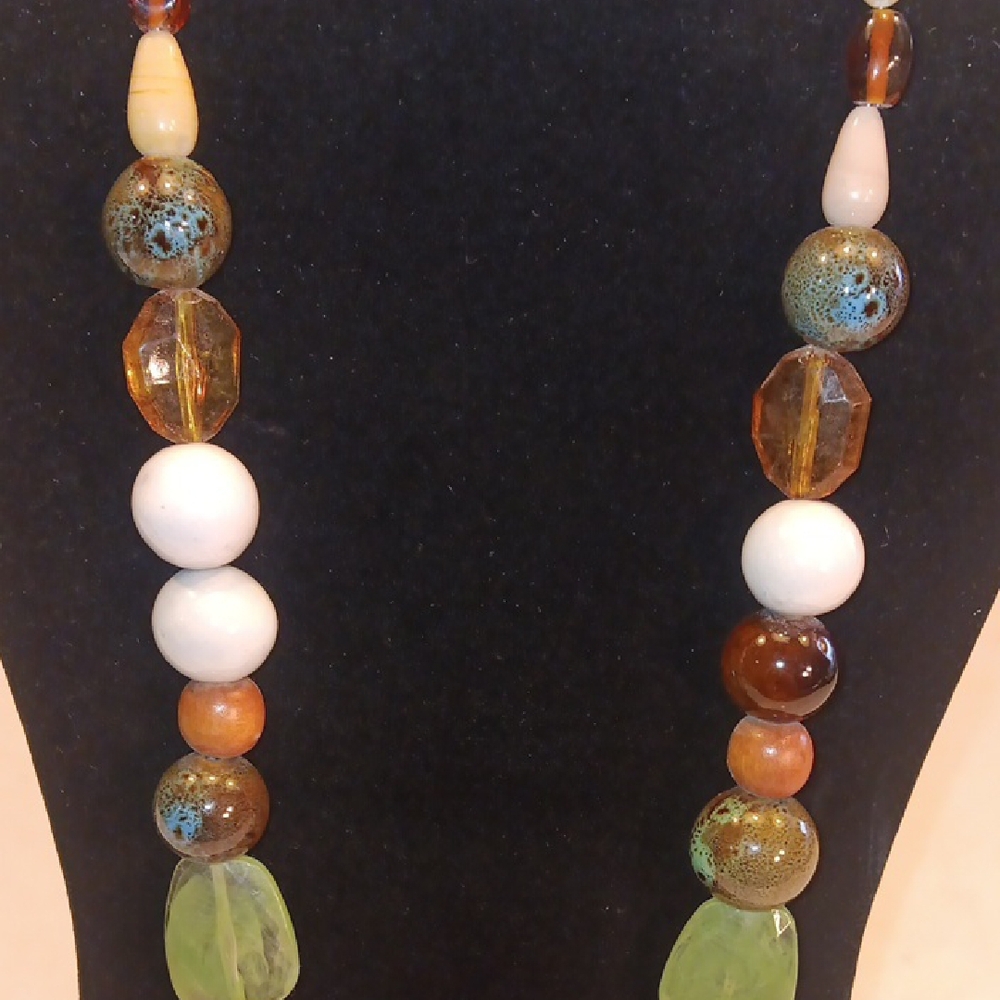 Artisan Handmade Chunky Multicolor Beaded Necklace - Picture 4 of 7